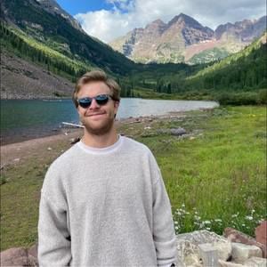 Meet your Posher, Britt